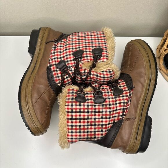 Plaid Faux Fur-Lined Duck Boots Retro Cabin Chic Winter Snow Cozy Cold-Weather 9 - Picture 7 of 14